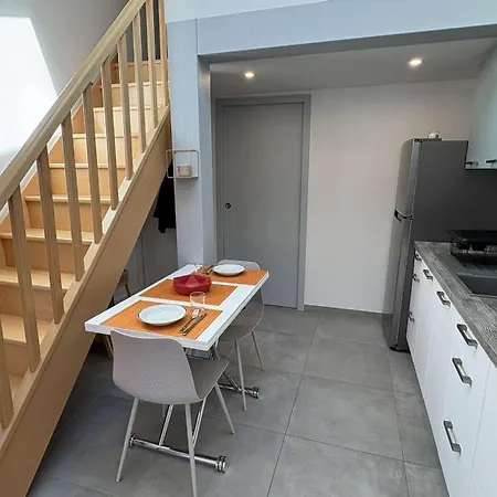 Pavillon Renove, Clim, Et Commerces A Pied - Ay090-028 *